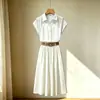 Conjunto de camisa, saia e cinto de verão feminino - popular, simples, jovial, solto, estiloso e versátil para o dia a dia