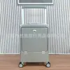 Estuche Pequeño de Abordar Popular Fabricante Alemán 2026 con Apertura Frontal Carga USB Portavasos para Computadora Multifunción