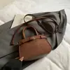 Bolsa Quadrada Pequena de Luxo Leve Retro Nicho Tendência para Mulheres 2025 Novo Modelo Alta Estética Simples Casual Bolsa de Ombro Transversal
