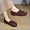 Sapatos Femininos Artesanais Redondos Fofos e Peculiares em Couro Sintético 2026 Retro Casuais Simples Leves Slip-On Planos Sapatos de Vovó