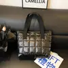 Bolsa de mão xadrez com costura transfronteiriça nova bolsa de algodão espacial para axila feminina 2026 bolsa tote de jaqueta acolchoada de grande capacidade