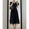 Vestido Negro Fugitivo Estilo Hepburn Francés con Sentido del Diseño, Vestido Negro Pequeño de Verano 2026 con Falda Floral de Alta Gama