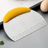 Corteador de Acero Inoxidable Brillante Estilo Europeo Popular de Venta Caliente con Escala Cortador de Masa de Pan Herramienta de Cocina Doméstica para Hornear