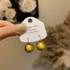 Brincos de Bola Metálicos Foscos Escovados para Mulheres, Design de Nicho de Luxo Leve, Sensação de Alto Padrão, Acessórios de Orelha Versáteis da Moda Atacado