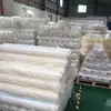 Filme de embalagem transparente, altamente elástico, de alta resistência à tração, resistente a perfurações, em rolo grande; filme plástico comercial para selar recipientes de delivery