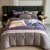 Suministro directo de fábrica funda de edredón individual acolchada de algodón para lijado algodón estampado cálido juego de cuatro piezas de ropa de cama individual doble sábana individual