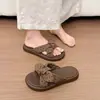 Sandálias Casuais Antiderrapantes com Solado Grosso, de Calçar, para Uso ao Ar Livre, Novidade Verão 2026 Estilo Coreano Feminino com Bolinhas e Laço para Mulheres