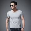 Camiseta masculina de manga curta verão 2024, nova marca de moda, decote em V, meia manga, estilo Hong Kong, camiseta slim fit