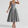 Verão 2026 Novo Estilo Europeu e Americano Comércio Exterior Roupas Femininas Elegante Vestido Longo Poá Retrô Vestido Tomara que Caia