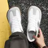 Sapatos Masculinos 2026 Novo Estilo Cabedal em Couro Genuíno Versátil Retro Tênis de Plataforma Masculino Cano Baixo Esportivo Casual Sapatos de Treinamento Alemães em Pele de Porco