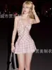 Traje de baño de una pieza estilo retro a cuadros picante estilo americano con cuello halter, escote en V, espalda descubierta, ajuste ceñido a la cintura, estilo falda