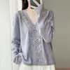 Cardigan 100% Lã Novo Outono e Inverno 2026 para Mulheres com Gola V Crochê Vazada Suéter Versátil Casaco Solto