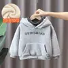 Moletom de Inverno para Meninos e Meninas Bebê Estiloso Infantil Tendência Marca Lã Listrado Gola Alta Carta Com Capuz Falso Duas Peças