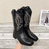 Novas Botas de Motociclista Cavaleiro com Manga Bordada Retrô Cano Médio Bico Quadrado Botas de Montaria Versátil Botas Western Cowboy Boca em V