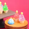 Yqt Mini Cena de Natal Mini Casa Bolo Sobremesa Árvore de Natal Artificial Doce Luminoso Enfeites DIY