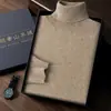 Nuevo suéter de cachemira de cuello alto para hombre de otoño e invierno, suéter de lana tejido casual de moda talla grande, suéter de cachemira de color liso al por mayor