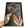 Pañuelo Cuadrado con Borde Rojo y Patrón de Anacardo para Mujer, Pañuelo de Cuello Estilo Coreano Pastoral, Pañuelo Triangular Delgado, Bufanda