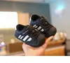 Nueva colección de otoño para bebés y niños pequeños: Zapatos casuales de suela blanda, transpirables y duraderos, con un diseño moderno, genial y elegante, que presentan una puntera con forma de concha.