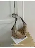 Bolsa de Ombro Única de Camurça com Bolinhas Retro para Axila Feminina Nova Casual para o Dia a Dia Transversal Moda Nicho Bolsa Dumpling