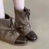 Versión de cuero suave ~ Botas vaqueras de gamuza retro de estilo nicho con cordón y cordones para mujer con aumento interno de altura y diseño plisado, botines cortos del desierto