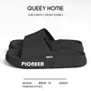 Pantuflas de suela blanda para mujer, modelo nuevo 2026 para uso en casa en interiores, pantuflas sin cordones de suela gruesa antideslizantes con una sensación cómoda, pantuflas de verano para hombre para exterior