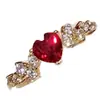 Luxo Leve Sensação de Alto Padrão Exquisito Sensação Daquin Anel de Dedo Ruby Amor Romã Rai Diamante Anel Empilhado com Anel de Dedo Elegante de Luxo