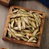 Pescado fresco de agua dulce de temporada seleccionado de Hunan: pez pelo, pez pasto de trigo, secado a la leña, limpio y libre de lodo y arena