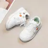 Nuevos Zapatos Infantiles Primavera 2026, Zapatos Deportivos Casuales Cómodos de Suela Suave para Niños, Tenis de Moda Estilo Coreano con Dibujos para Niñas