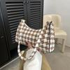 Bolso de lana para mujer 2023, nuevo bolso pequeño de moda, bandolera de primavera y verano, sencillo, a cuadros, con textura, estilo occidental.