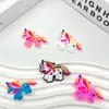 Desenho Animado PVC Cola Macia Arco-Íris Unicórnio DIY Capa de Celular Acessórios para Penteado Sapatos com Furos Fivela de Sapato Acessórios de Decoração Patche