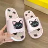 Chinelos de Verão Fofos e Descolados de Gatinho Preto para Mulheres, Adequados para Dormitórios Estudantis, Uso Interno e Externo, Chinelos de Banheiro com Solado Macio