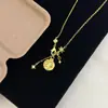 Colar Pingente Estrela Dourada Vintager Retro Corrente Clavícula Lua Moda Acessível Luxo Acessórios de Alta Qualidade