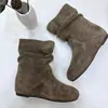 Botas de Moda Nuevo Estilo Hermosas Arrugas Apiladas Retro 2026 Adelgazantes Botines Cortos Botines Cortos Lade Botas Casuales Tela Oculta para Aumentar la Altura