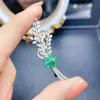 Broche de Esmeralda Natural Popular al por Mayor de Fábrica Plata S925 Incrustado Piedra Principal 3*4 Joyería de Lujo Venta Directa de Fábrica