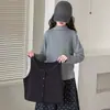 Atuendo otoñal elegante y a la moda para niñas: un conjunto de tres piezas que incluye un chaleco, una camiseta interior y pantalones de pierna ancha con lunares, adecuado para niños de tallas medianas a grandes, perfecto para primavera y otoño