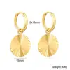 Conjunto de Joias de Fornecimento Direto de Comércio Exterior, Pingente de Flor Banhado a Ouro 18K Moderno e Elegante, Brincos Versáteis de Alta Qualidade para Mulheres