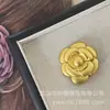 Botones Metálicos Dorados de Alta Gama Estilo Chanel con Forma de Flor para Abrigos de Piel de Visón, Trajes de Piel y Decoración de Suéteres
