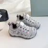 Zapatillas Deportivas Infantiles 2026 Otoño Malla Transpirable Zapatos Casuales para Niños Medianos y Mayores Suela Suave Zapatos de Niña Zapatillas de Correr Zapatos de Niño