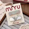 Pin BB para niña de color plateado estilo coreano con lazo dulce, pinza para el pelo versátil para niños de cuero dulce y genial, pasador lateral para niñas
