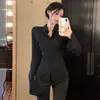 Camisa branca chique de manga longa com manga sino estilo francês para mulheres, design de outono, top justo acinturado de nicho