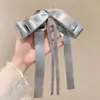 Novo presilha de cabelo de fita de laço prateada requintada para mulheres, presilha de mola de alta qualidade, deslumbrante acessório de cabelo para meio rabo de cavalo na parte de trás da cabeça