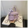Bufanda de seda estilo coreano con bordado, popular diseño de lazo, 2026 bolso bandolera de cadena personalizado casual elegante nuevo