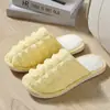 Modelo 2022 Zapatillas de Algodón para Piso Mujer Otoño/Invierno Hogar Interior Suela Gruesa Antideslizante Cálidas Zapatillas de Felpa para Pareja Hombre