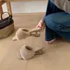 Temperamento Punta Cuadrada Calzado de Exterior 2026 Sandalias de Cuña de Una Tira Pantuflas de Piel Francesa para Mujer Zapatos de Punta Abierta Nuevas Pantuflas Otoño Invierno