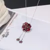 Colar de Cobra da Moda Design de Nicho de Alta Qualidade Corrente de Lã Luxo Leve Versátil Pingente Exquisito Pingente para Roupas Femininas