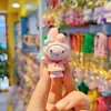 Llavero Cyber Celebrito Sanrio para Mujer Moda Linda Exquisita Resina Muñeca Estéreo Llavero de Coche Colgante para Bolso con Cuentas