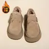Sapatos de Inverno Birkenstock Peludos para Mulheres 2025 Novos Versáteis para Usar por Cima Botas de Neve com Solado Grosso Sapatos Curtos de Algodão com Forro de Lã Sapatos Pão