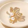 Broches de Luxo Retrô Atacado, Broches Criativos de Borboleta de Moda de Alta Qualidade, Broches de Flores Sazonais Mais Vendidos no Exterior