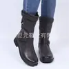 Juyuan Em Estoque Novo Modelo Outono/Inverno 2026 Tamanho Grande Salto Baixo Fivela com Cinto Colorido Botas Femininas Estilo Europeu e Americano Botas de Couro