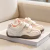 Zapatos Suaves de Argán para Niños 2026 Nuevo Estilo Otoño Moda para Niñas Zapatos de Entrenamiento Alemanes Zapatos de Correr de Moda con Bloques de Color para Niños